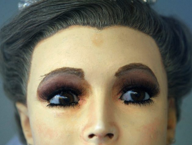 Is La Pascualita a shop mannequin or a real-life corpse bride?