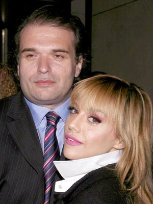 brittany murphy buried brittany murphy s widower buried next to her celebsnow brittany murphy buried brittany murphy s widower buried next to her celebsnow