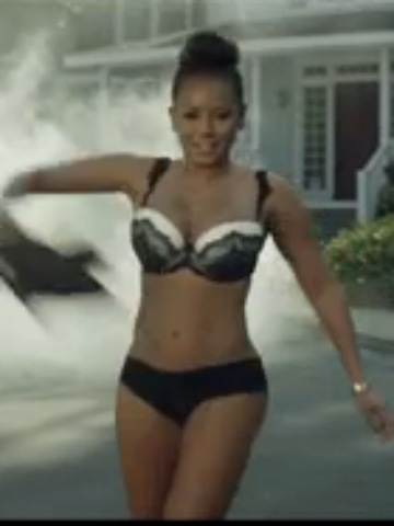 OMG Mel B Strips To Underwear Cuts Her Hair Off And Shares Lesbian