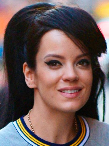Lily Allen shows off her 'fatty' bum in hot bikini picture after ...
Lily Allen