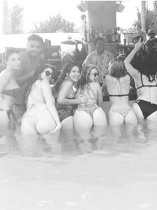 The Geordie Shore gang share the ultimate booty snap! See the celebrities who love their bums…