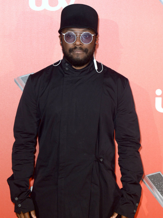 will.i.am films his music video on Coronation Street…