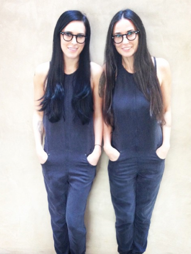 Like mother like daughter! Check out how much these famous faces look like their kids!