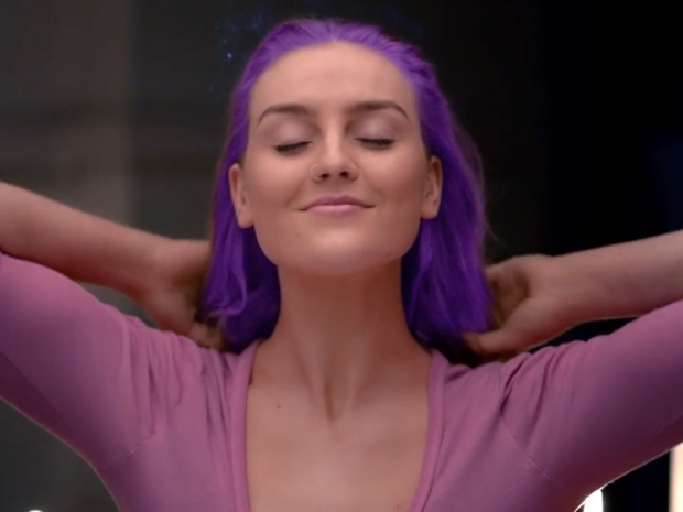 Perrie Edwards Rocks Two Hot Dos In New Video Look