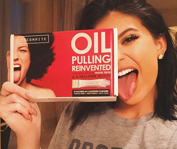 Coco White The Teeth Whitening Kit The Celebs Are Loving Look