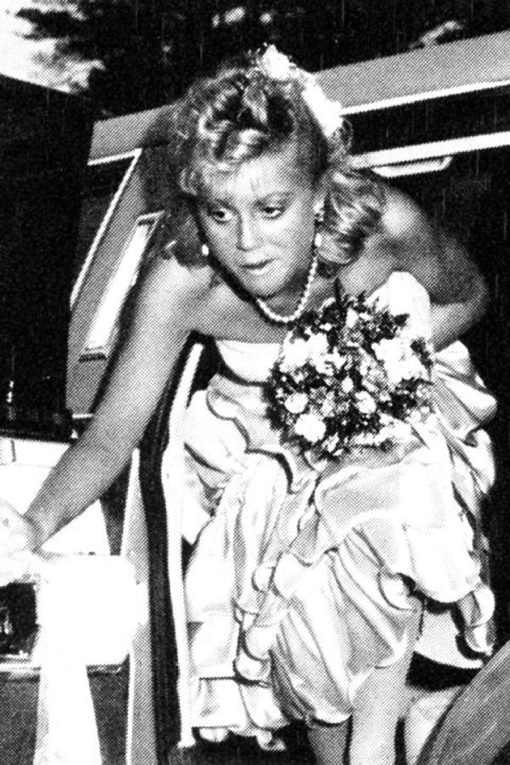 28 Seriously Amazing Celebrity Prom Photos