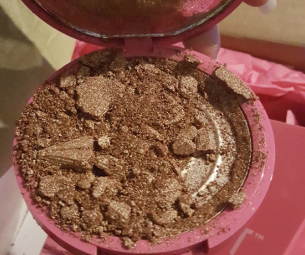 Jeffree Star Suffers Awkward Highlighter Backlash Look