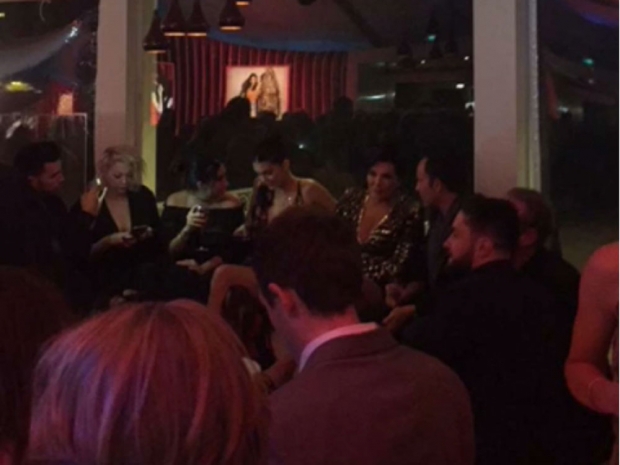 Kendall Jenner had *quite* the entourage with her