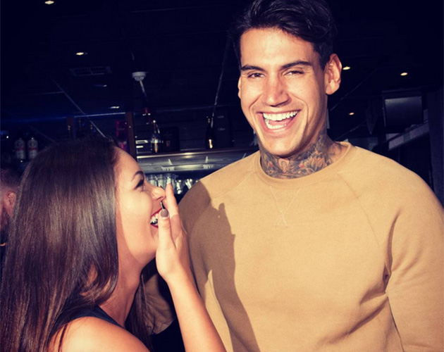 Love Island’s Terry Offends People With *This* Pic Of Emma
