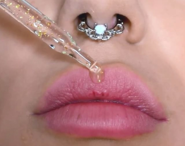 Facial Oil Is Going To Save Your Lips