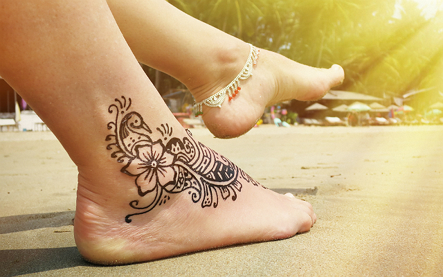 This *Crazy* Temporary Tattoo Measures How Drunk You Are!