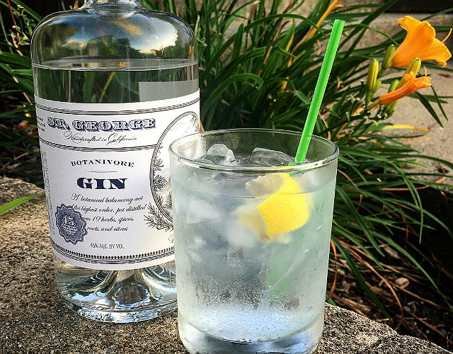 The *Disgusting* Reason You Should Never Ask For A Slice Of Lemon In Your Drink