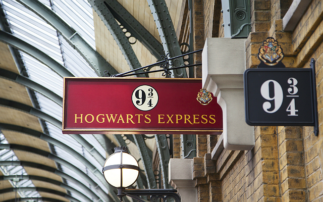 People Are Going *Crazy* Over This Harry Potter Fan Theory Involving His Death