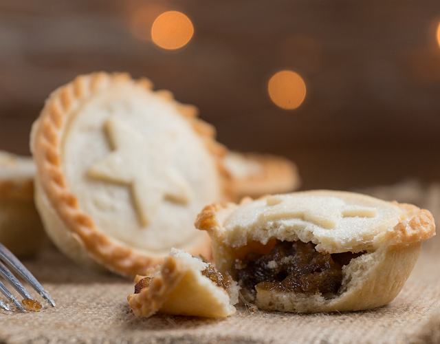 Mince Pies Are Already Being Spotted In Supermarkets And It’s Causing *Outrage*