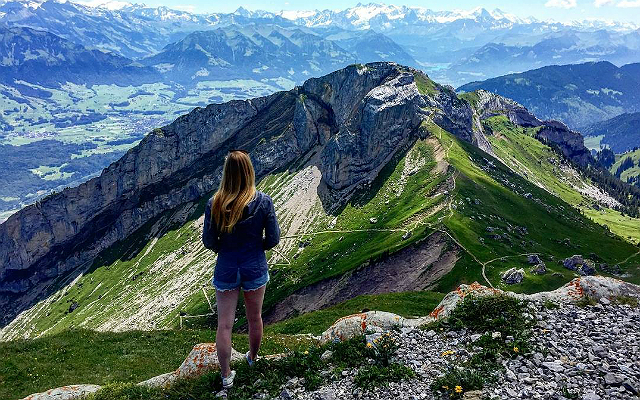 Want To Get Paid To Travel? This Might Be The *Ultimate* Part-Time Job