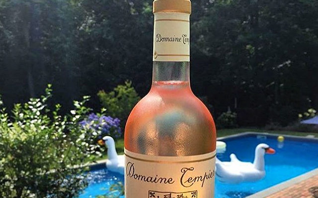 This Kitchen Hack Will Make The Cheapest Wine Taste *Incredibly* Expensive