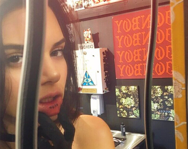 Kendall Jenner’s Lip Tattoo Is Already Fading