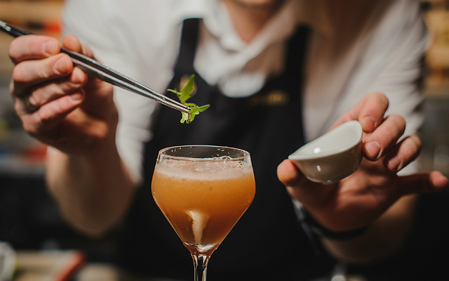 What Your Drink Order Says About You, According To Bartenders