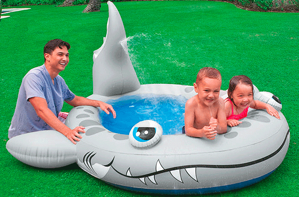 Sandy Shark Spraying Paddling Pool