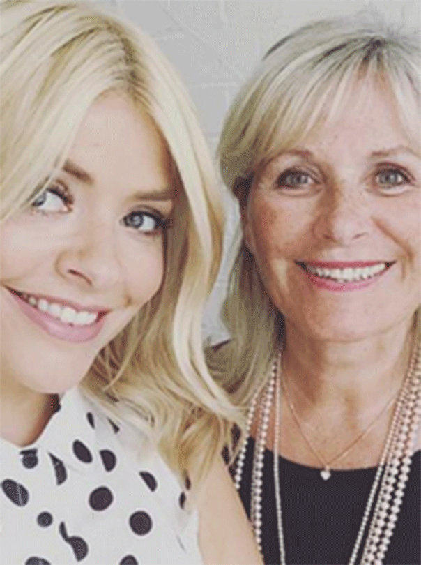 Holly Willoughby, Lynne Willoughby