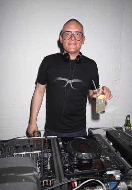 New Look A/W 09 Press Launch & Party - Giles Spins Some Vinyl - 1