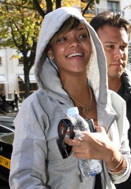 Rihanna: A Week In The Wardrobe - Rihanna off-duty - 3