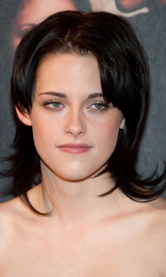 Kristen Stewart's Long Layered Hairstyle, Novemeber 2009