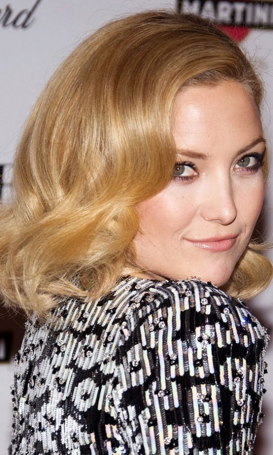 Kate Hudson's Vintage Waved Hairstyle, December 2009
