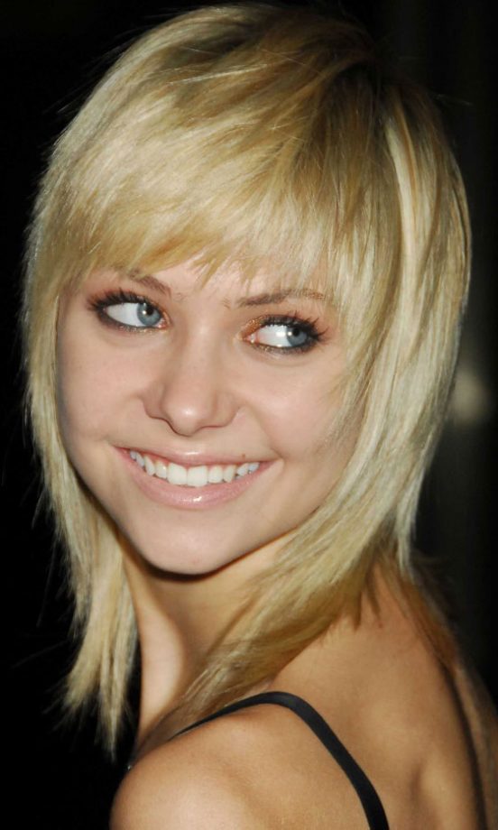 Taylor Momsen Super-Sexy Pixie Crop Hairstyle, May 2009