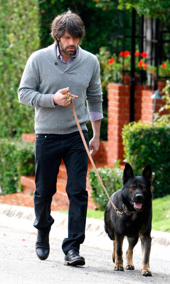 Ben Affleck Pounded The Streets In Casual Style With His Dog, 2012
