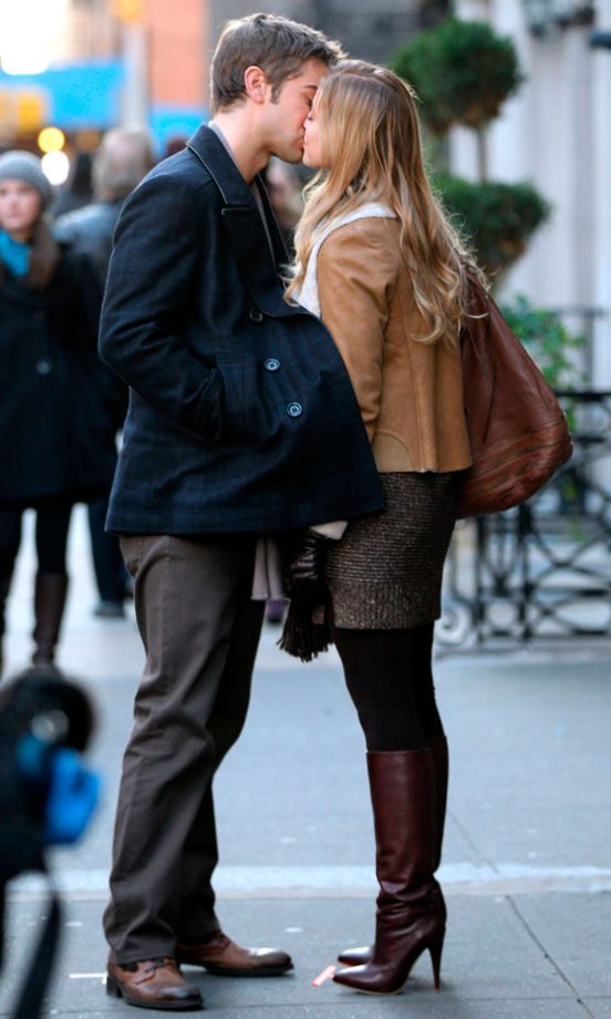 Chace Crawford And Ella Rae Peck Puckered Up On The Gossip Girl Set, 2012