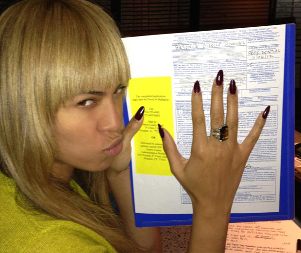 Beyonce shows off her voting form!