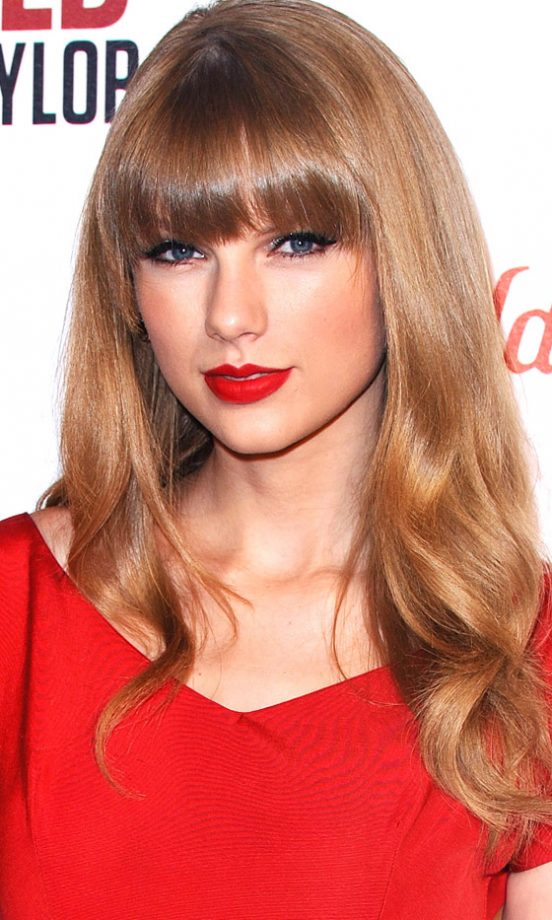 Taylor Swift Turning on The Christmas Lights At Westfield London, 2012