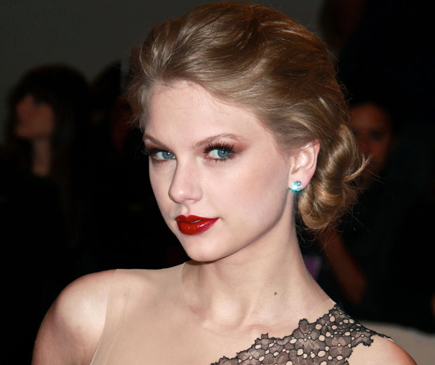 Taylor Swift Shows Off A Glam Updo Hairstyle, Perfect For Wedding Hair, 2012