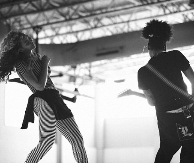 Beyonce rehearses with a guitarist in a shot she shared on her Tumblr page