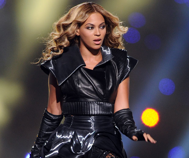 Beyoncé throws her Mrs Carter tour crew a party