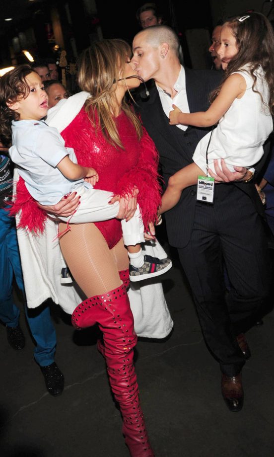 Jennifer Lopez And Casper Smart With J-Lo's Kids At The Billboard Music Awards, 2013