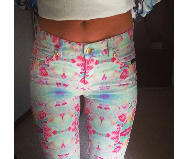 MIC's Louise flaunts her hot new Pocket London tye-dye jeans
