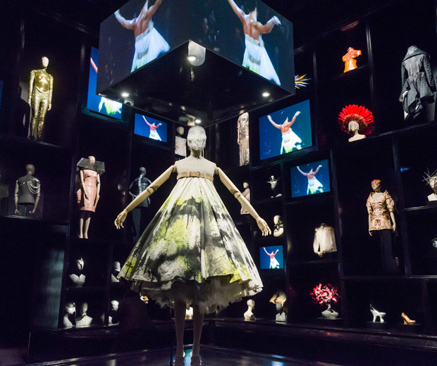 The Alexander McQueen Exhibit Is Pulling An AllNighter Look The Alexander McQueen Exhibit Is Pulling An AllNighter Look
