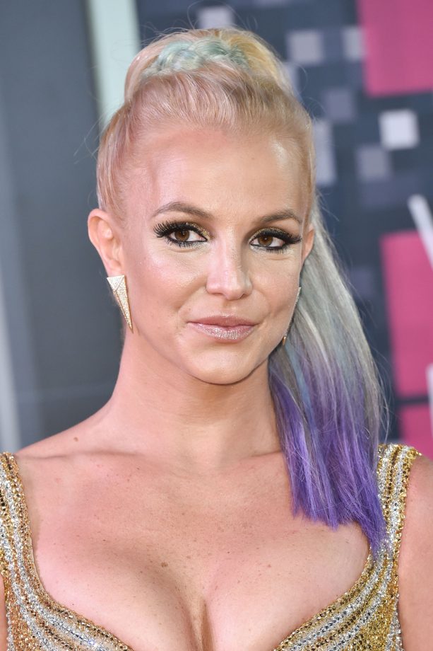 Britney Spears Rocks A Purple-Blue Dip-Dye At The VMAs, 2015