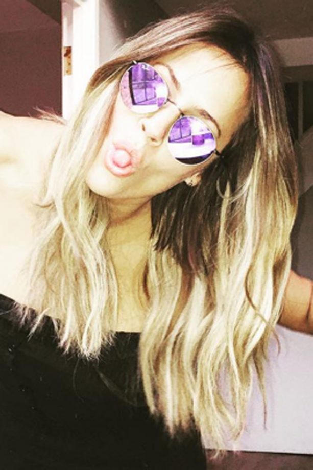 Caroline Flack Gets Pre-Holiday Hair Extensions, 2015