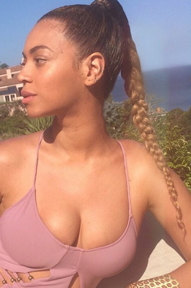 Beyonce Works A Cool Ponytail Plait On Holiday, 2015