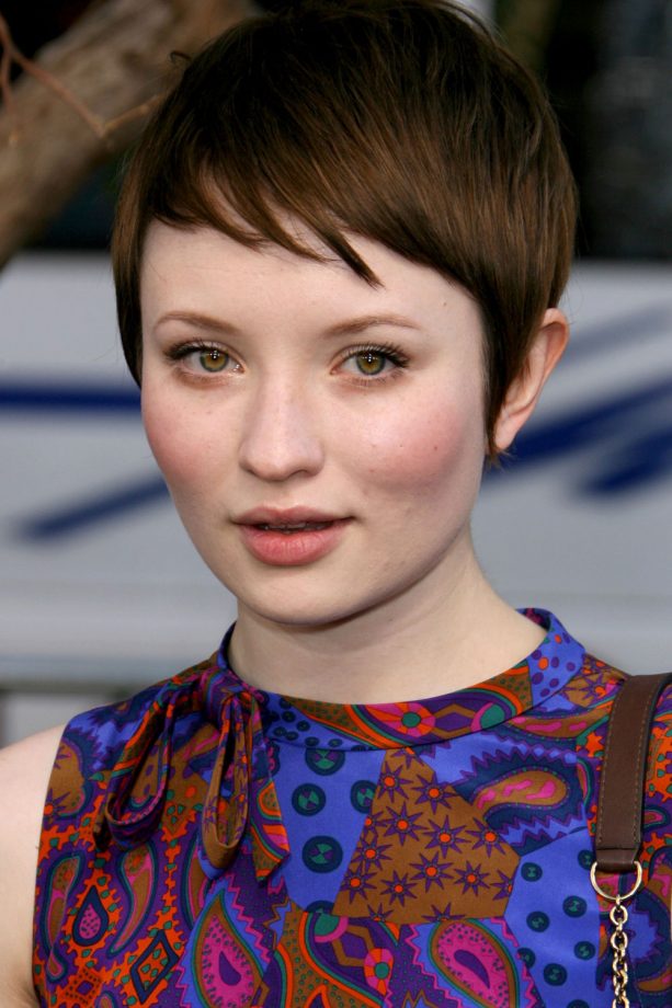 Emily Browning Does A Cropped Hairstyle For The 'Legend Of The Guardians' LA Premiere, 2010