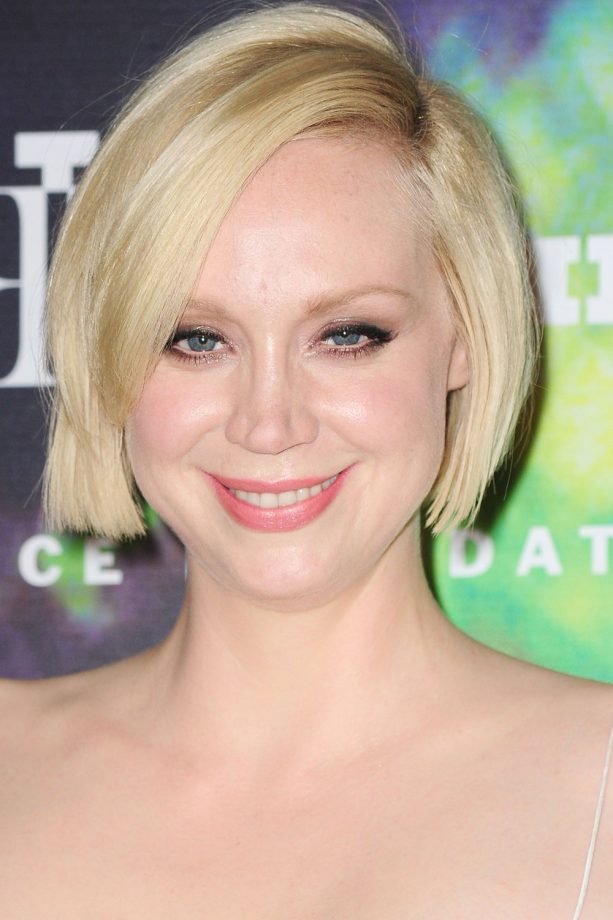 Gwendoline Christie Shows Off Her Blonde Bob At The Fragrance Foundation Awards, 2014