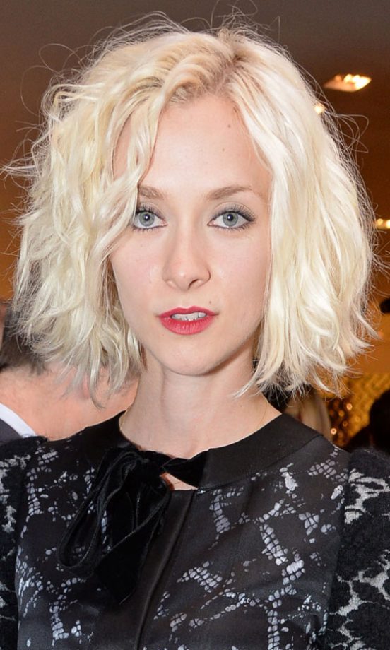 Portia Freeman's Tousled Short Curls At A Louis Vuitton Dinner