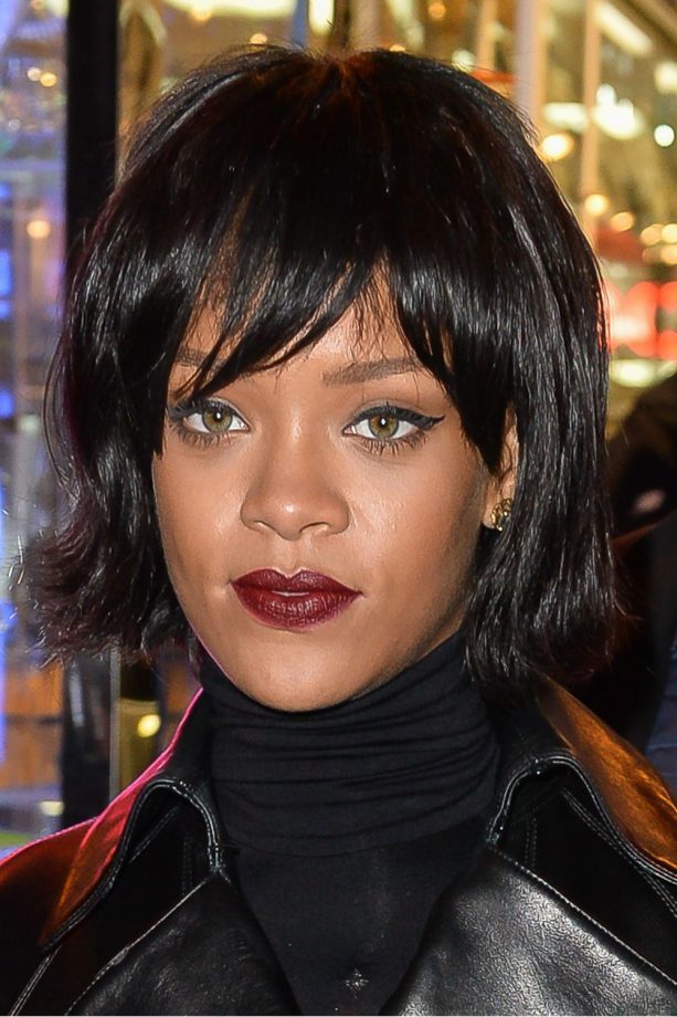 Rihanna Debuts Her New Bobbed Hairstyle, 2013