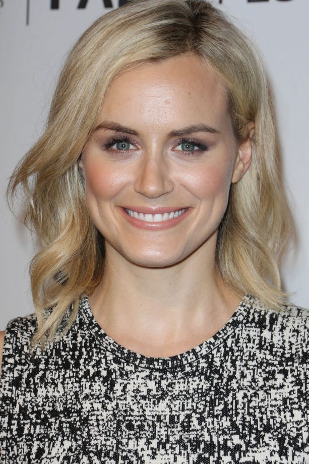 Taylor Schilling Glows At The 'Orange Is The New Black' LA Screening, 2014