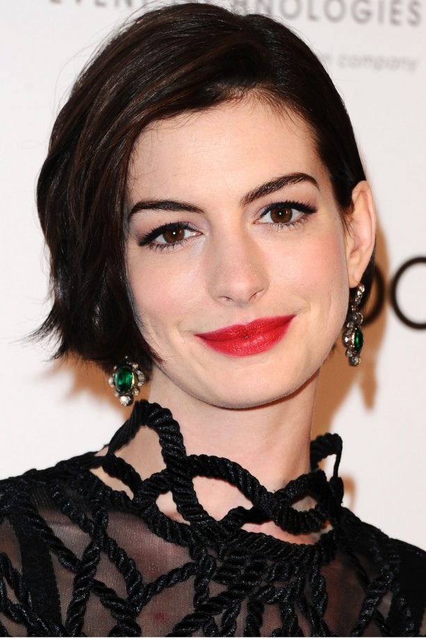 Anne Hathaway Makes A Statement With Her Short 'Do At The American Cinematheque Awards, 2014