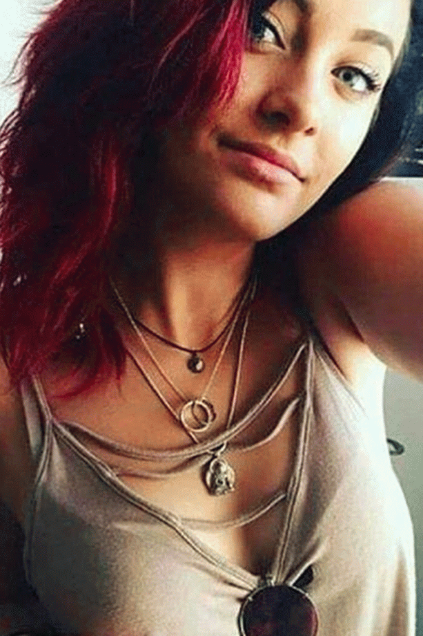 Paris Jackson Looks Totally Different As She Emerges On Instagram As A Selfie-Obsessed 17-Year-Old, 2015