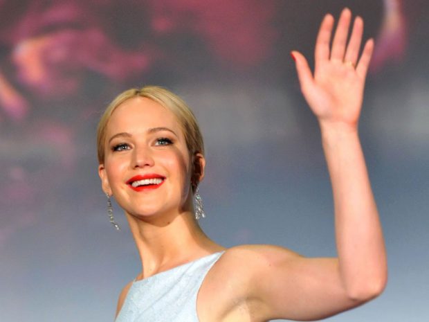 How amazingly beautiful is J-Law? Sigh...